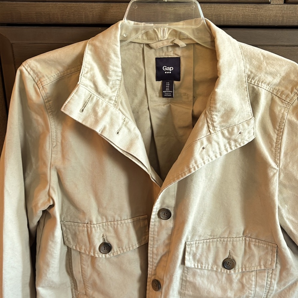 Excellent! Gap size large tan jacket - Picture 2 of 6